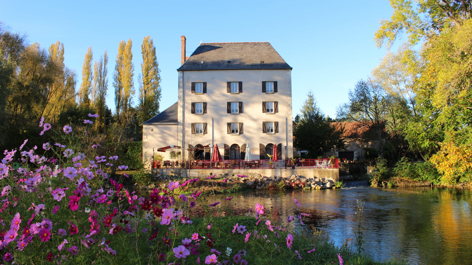 Moulin Fleuri, extérieur, restaurant, Veigné