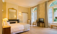 Chambre - Hôtel Le Grand Monarque, à Azay-le-Rideau - Val de Loire, France.