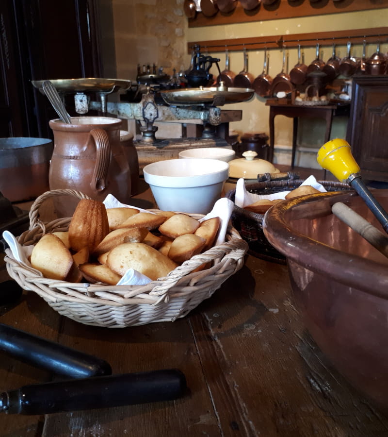 Visite-en-cuisine-chateau-montpoupon-madeleines