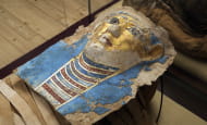 C'est l'été au musée - Le mystère de la momie _ Masque de momie ptolémaïque, dépôt coll. Joseph Denais, crédit B.Rousseau, CDP49 léger