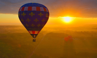 Lever du soleil - Loire et montgolfiere